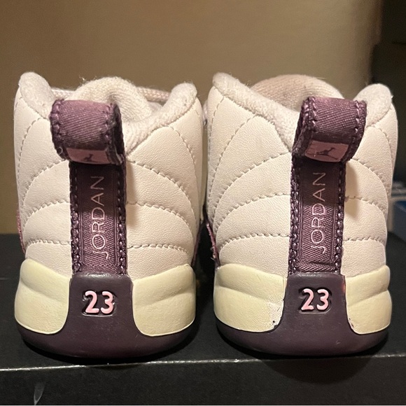 Jordan Retro 12 - Picture 3 of 5